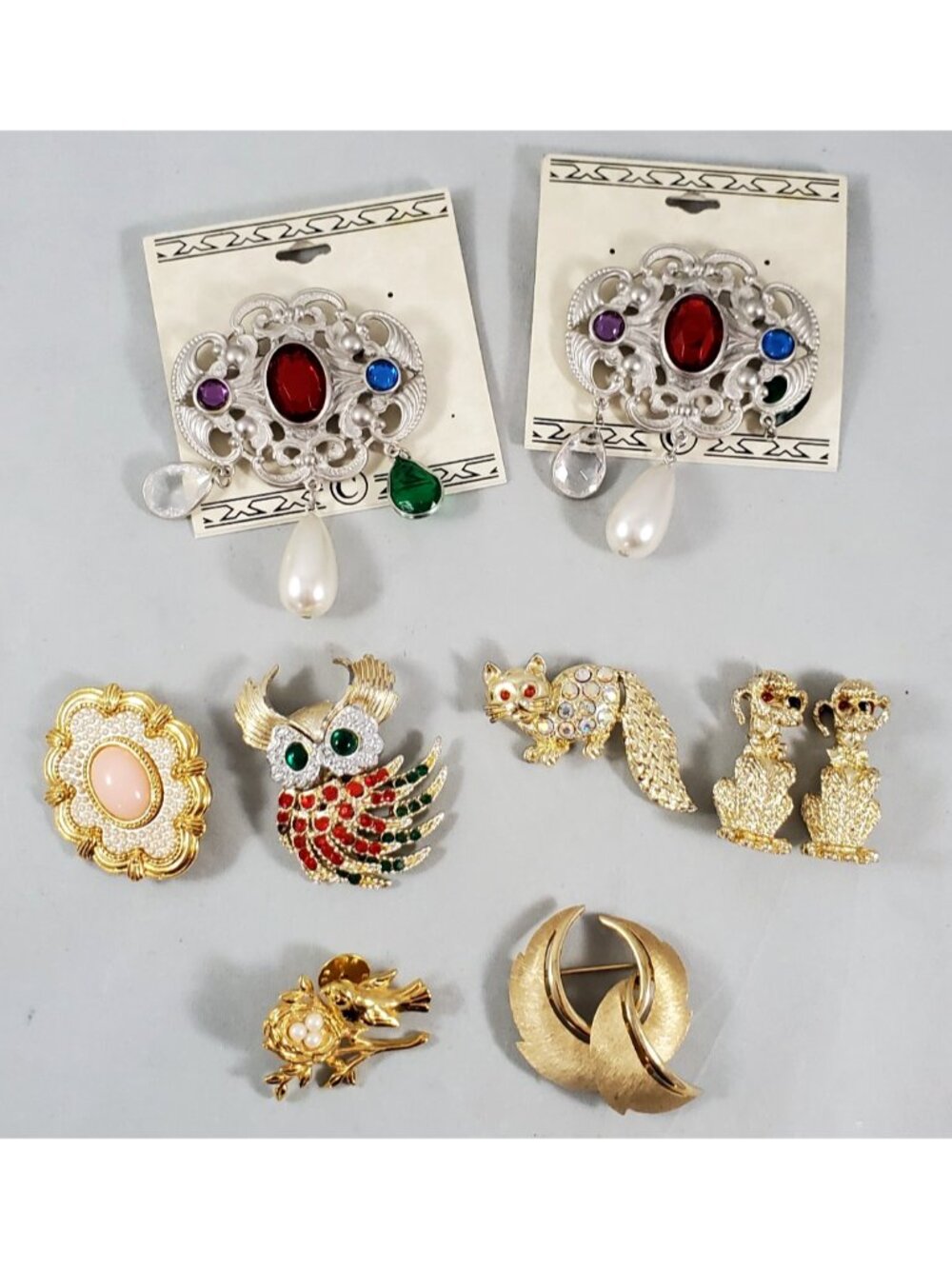 Lot of 9 Vintage Brooch Fashion Jewelry Owl Cat Dog Victorian Bird Nest Crystals